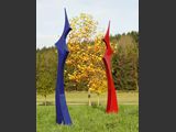 Diva
Aluminiumobjekt, 2-fach Pulverbeschichtet, signiert,
Farben: Purpurrot, Nachtblau.
Mae: H 250 cm